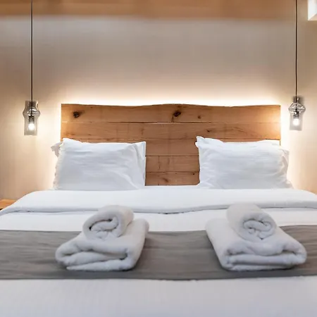 Theros By Agora Luxury In The Heart Of Heraklion (Crete)