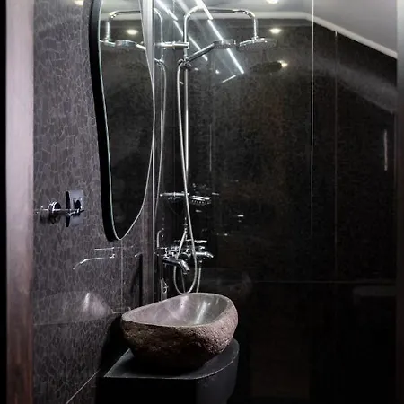 Theros By Agora Luxury In The Heart Of Heraklion (Crete)